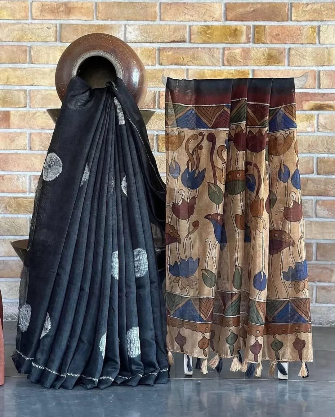 Linen Digital Print Saree with Kalamkari Pallu & Bandhani Design 