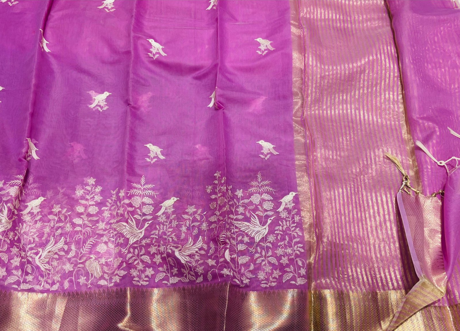 Premium Kora Silk Saree with Enchanting Bird Motif Thread Work