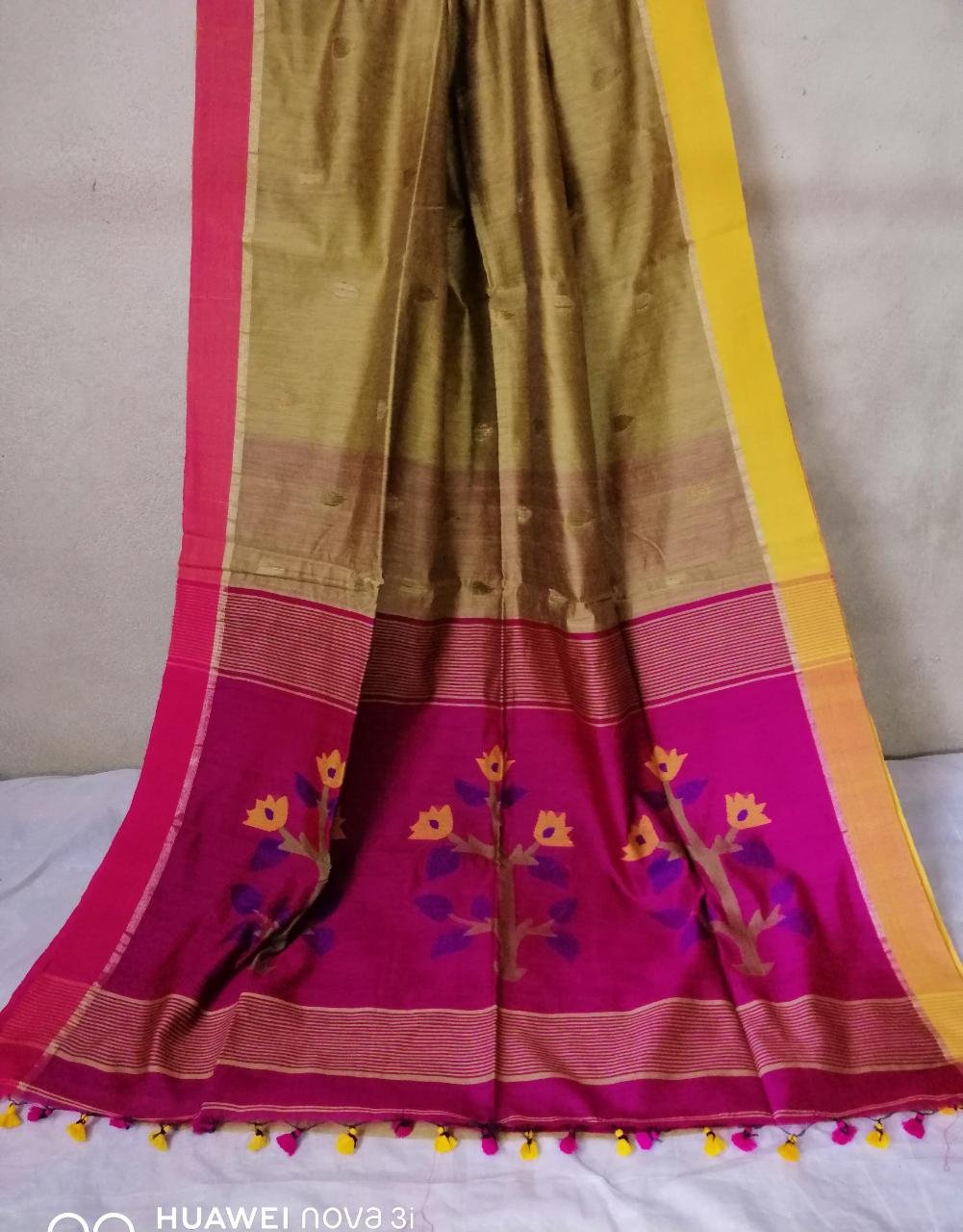 Exclusive Handloom Silk Cotton Saree with Contrast Jamdani Floral Motif Pallu & Tassels Code !! T.T.G.C.