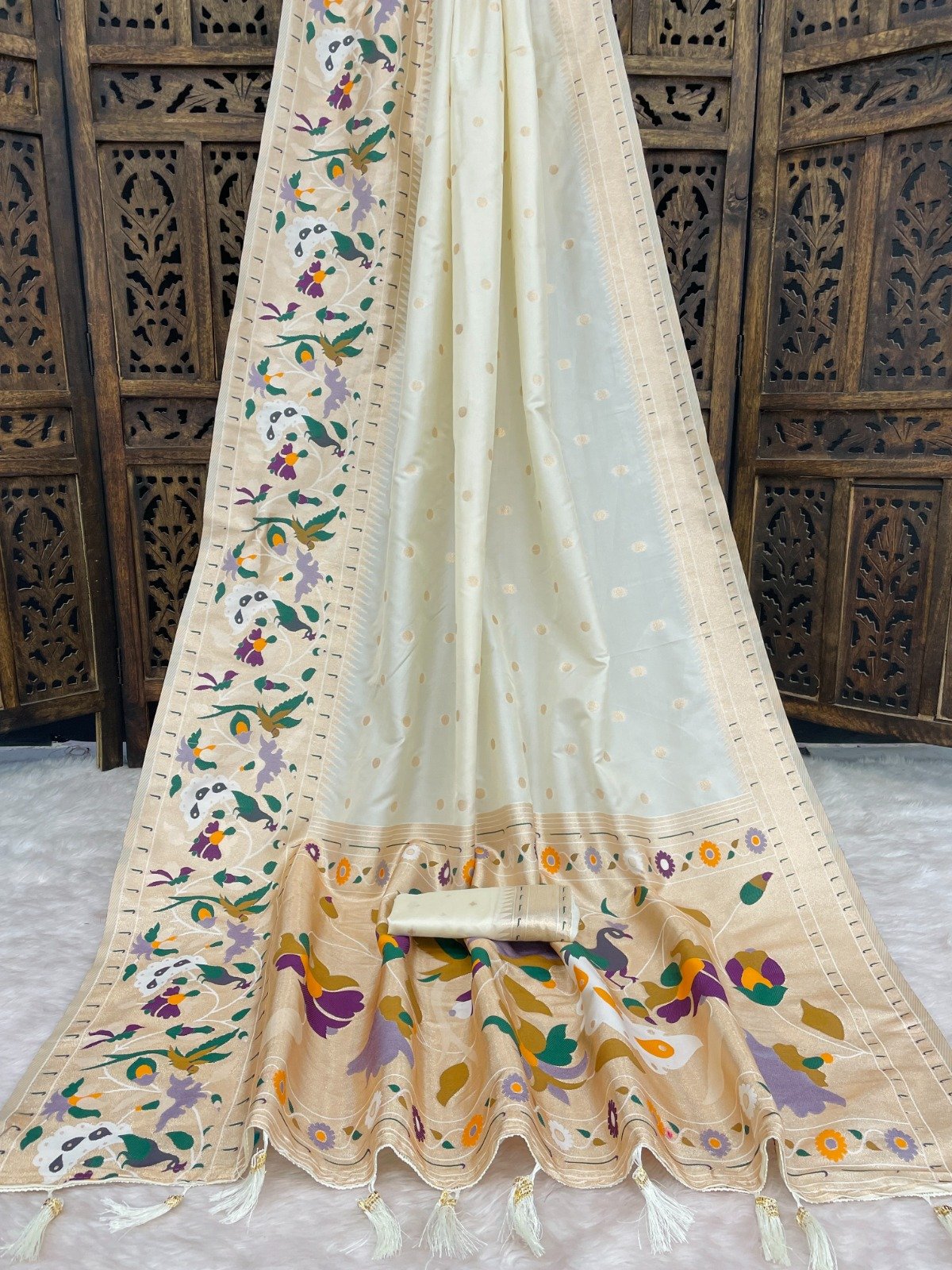 Soft Paithani Silk Saree with Zari Weaving, Traditional Meenakari Border & Rich Pallu