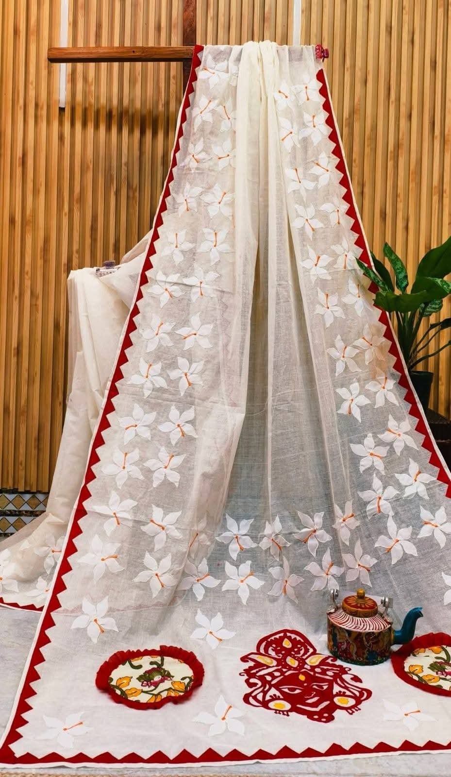Durga Puja Special White & Red Handloom Cotton Applique Work Saree Code !! T.T.G.C.