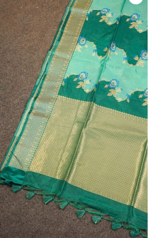 Banarasi Green Rangkaat Silk Saree with Kadwa Zari Work | Buy at ₹2999 Banarasi Green Rangkaat Silk Saree