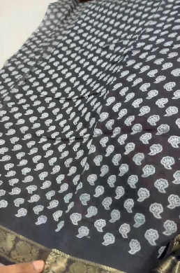 Black Maheshwari Saree | Kalamkari Pallu & Zari Peacock Border Maheshwari Saree