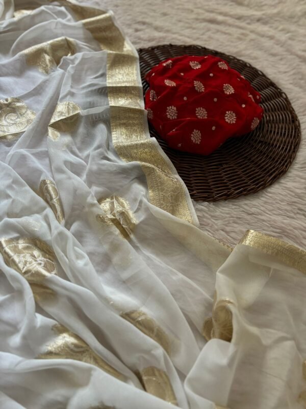 Viscose Georgette Saree With Contrast Viscose Georgette Blouse Viscose Georgette Saree With Contrast Viscose Georgette Blouse