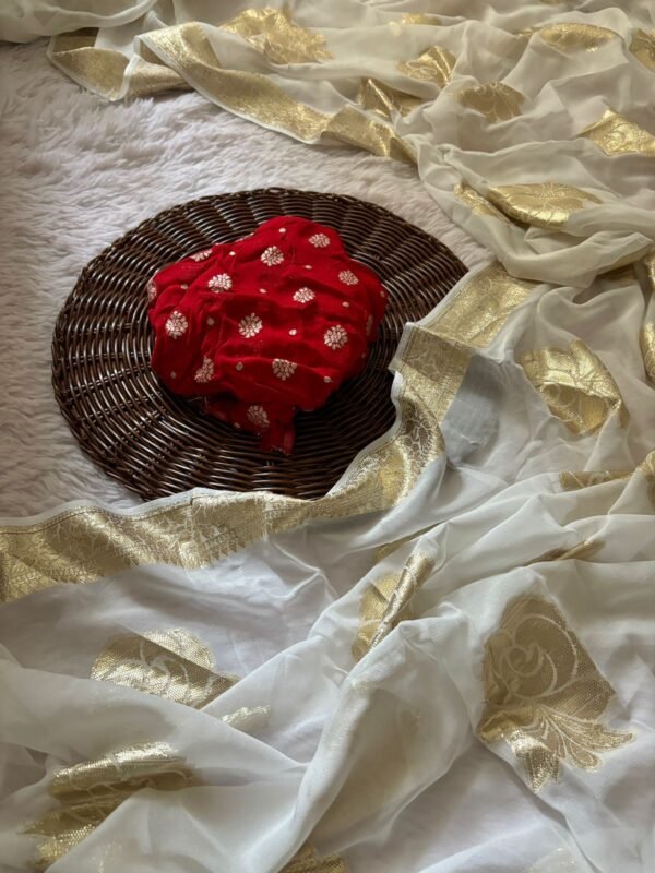 Viscose Georgette Saree With Contrast Viscose Georgette Blouse Viscose Georgette Saree With Contrast Viscose Georgette Blouse